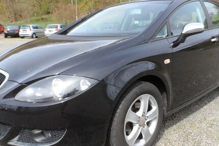 Seat Leon 99.808 km 2.550 &euro; Niederschmalkalden 98574
