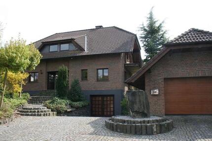 Freistehendes Einfamilienhaus im Landhausstil Massivbau