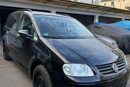 VW Touran 243.000 km 2.199 &euro; Bonn 53229