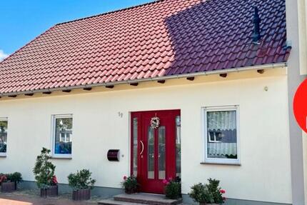 Haus Strasburg (Uckermark) - 2 Zimmer, 96 m&sup2;, 278.000&euro; | Angebot:27085137