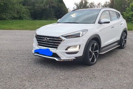 Hyundai TUCSON 113.500 km 19.500 &euro; München 81375