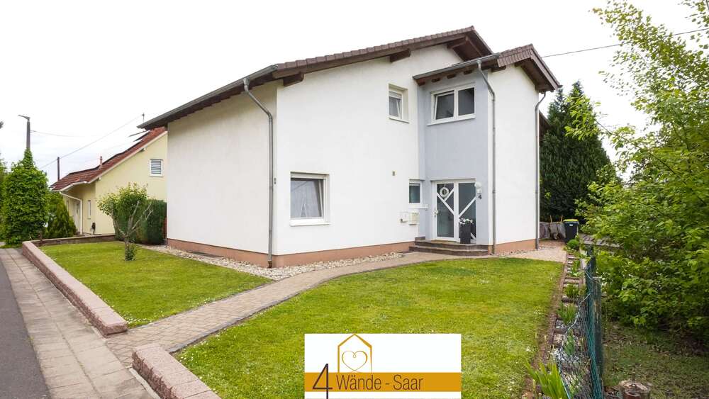 Haus zum Kaufen in Schwalbach 379.000 € 255 m² 8 zimmer