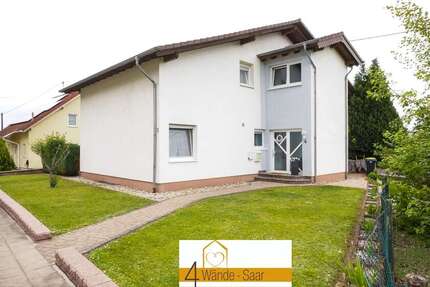 Haus zum Kaufen in Schwalbach 399.000 € 255 m² 8 zimmer