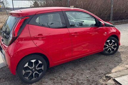 Toyota Aygo (X) 71.000 km 7.950 &euro; Mittenwalde 15749