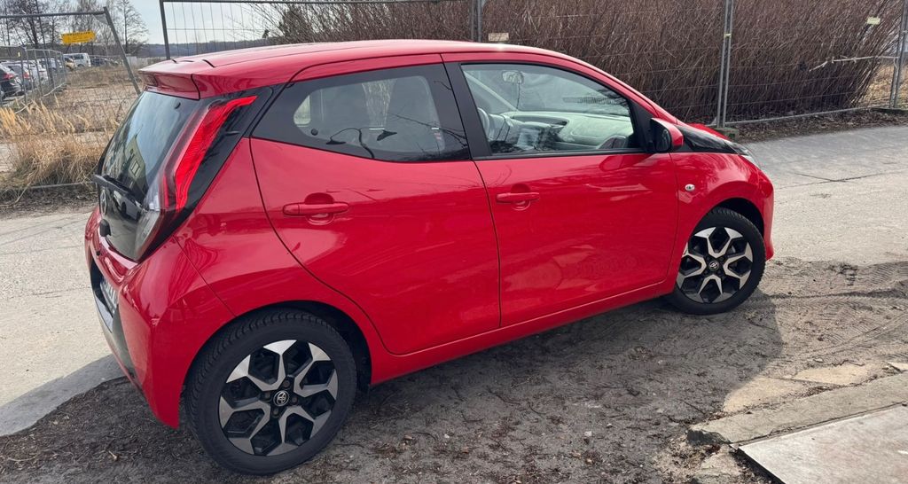 Toyota Aygo (X) 71.000 km 7.950 &euro; Mittenwalde 15749