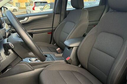 Ford Kuga 121.737 km 15.900 &euro; München 81243