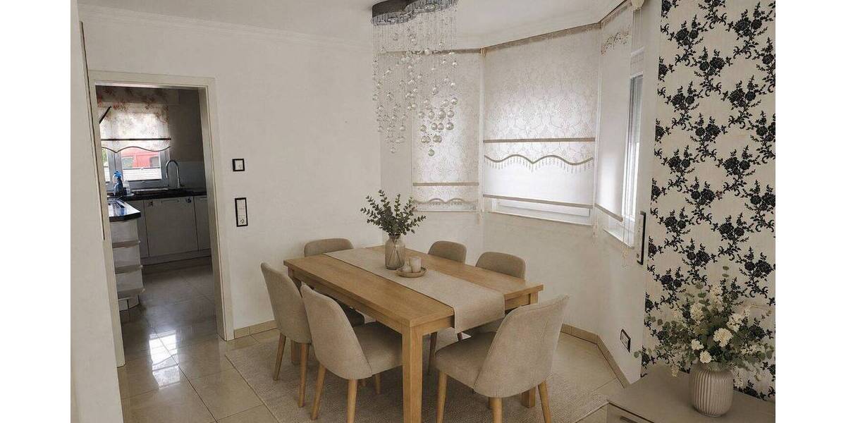 Reihenendhaus Wermelskirchen - 6 Zimmer, 155 m&sup2;, 2.490&euro; | Angebot:26885025