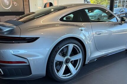 Porsche 992 1.840 km 278.900 &euro; Leichlingen 42799