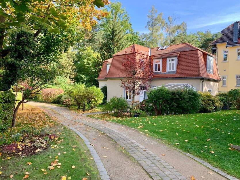 Tadellos modernisiertes Anwesen in zweiter Reihe - Ruhe, Stil und Qualität in Dresden-Klotzsche