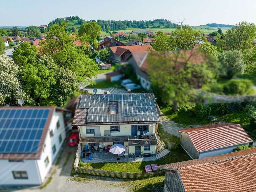 Haus zum Kaufen in Burggen 650.000 € 272.21 m²