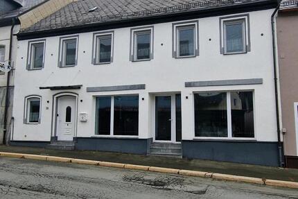 Wohn und Geschäftshaus mit großem Grundstück zimmer