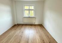 Sanierte, helle 4-Raum Wohnung
