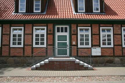 seniorenfreundl. 2-Zi.-EG-Wohnung (64m²) in Wohnanlage