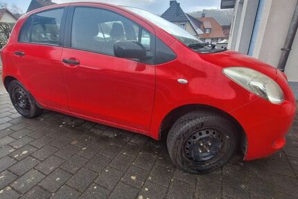 Toyota Yaris 225.000 km 1.800 &euro; donaueschingen 78166