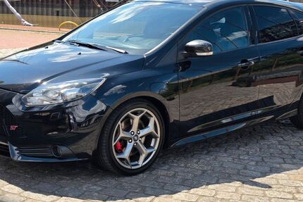 Ford Focus 245.000 km 5.450 &euro; Stade 21723