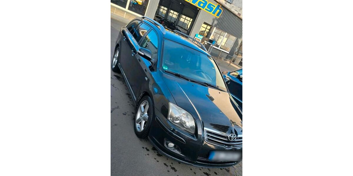 Toyota Avensis 226.000 km 2.800 &euro; Herford 32053