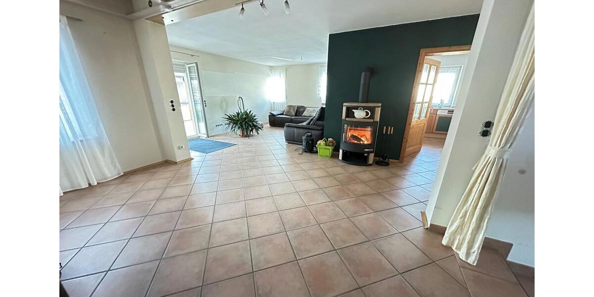 Doppelhaushälfte Coburg - 4 Zimmer, 106 m&sup2;, 1.200&euro; | Angebot:24715179