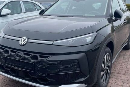 VW T-Roc 5.468 km 37.909 &euro; Cuxhaven 27472