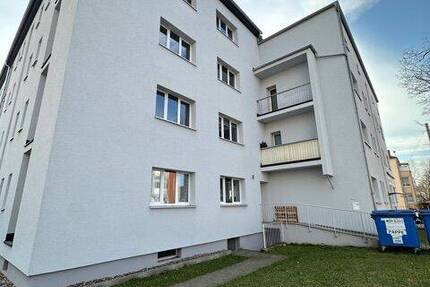 Schick sanierte 3-Zimmer-Wohnung mit guter Anbindung.