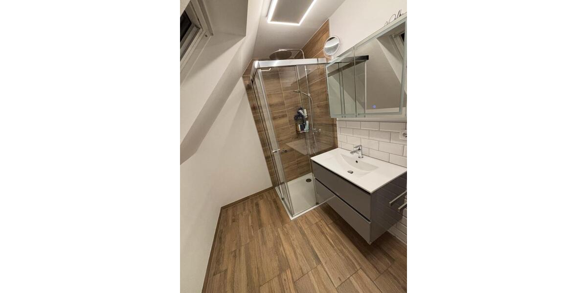 Modern saniertes Haus zu vermieten 4 zimmer