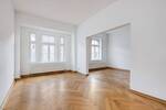 Sonnige 5-Zimmer-Balkon-Altbau-Wohnung nähe Wiener Platz!
