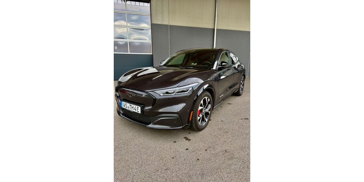 Ford Mustang Mach-E 32.200 km 41.900 &euro; Halfing 83128