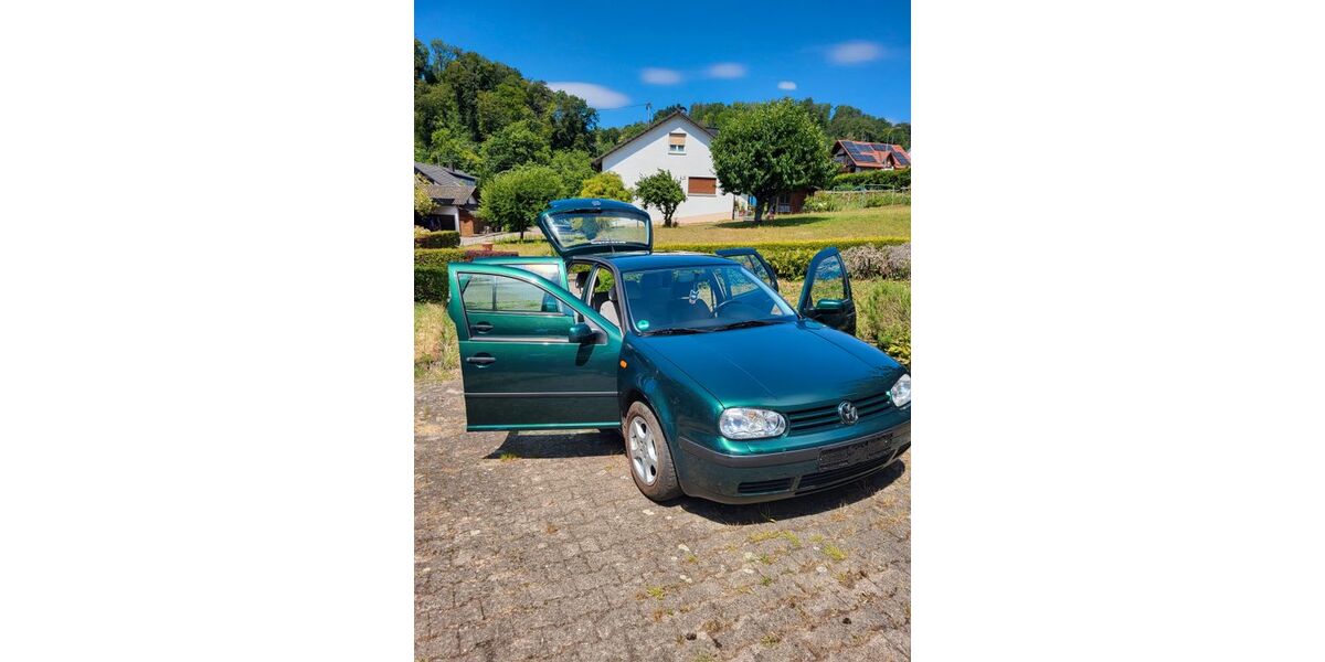 VW Golf 108.000 km 1.855 &euro; Wehr 79664