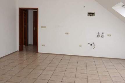 Wohnung Nürnberg Werderau - 3 Zimmer, 100 m&sup2;, 990&euro; | Angebot:25704376