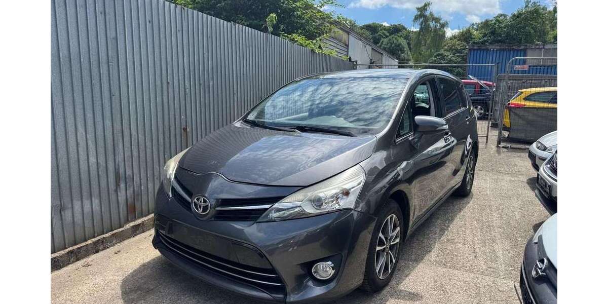 Toyota Verso 189.000 km 6.500 &euro; Essen 45143