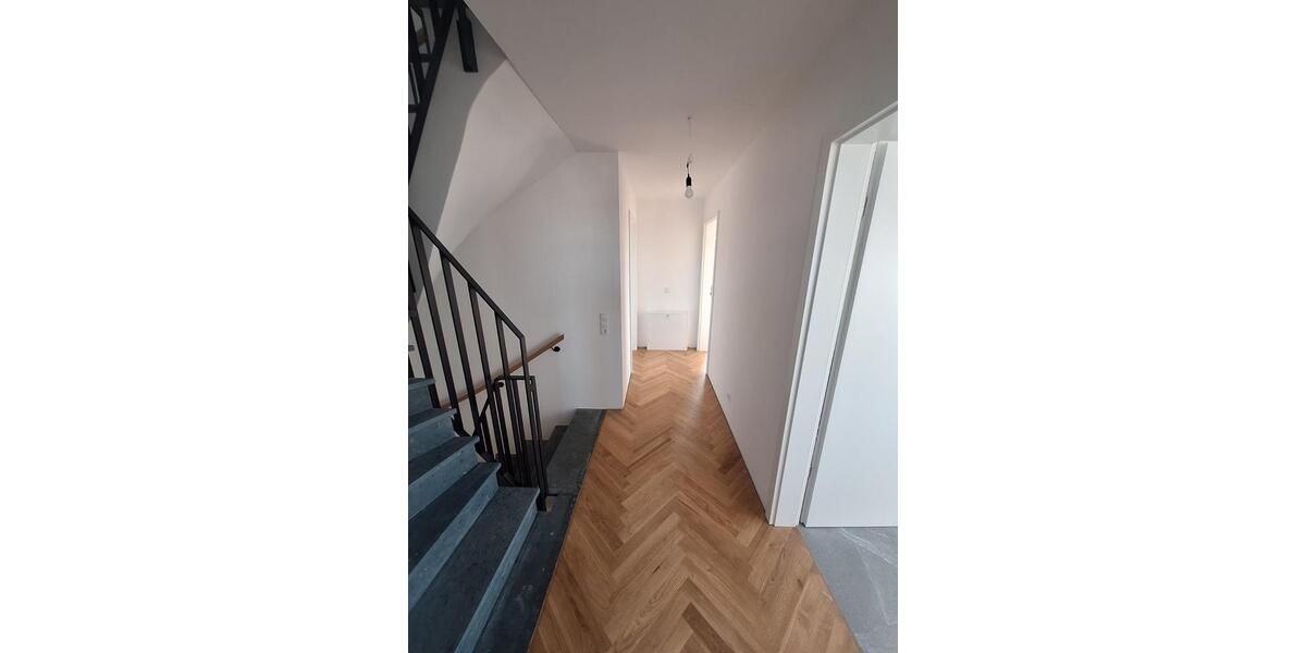 Doppelhaushälfte Scharbeutz - 7 Zimmer, 205 m&sup2;, 3.500&euro; | Angebot:25839290