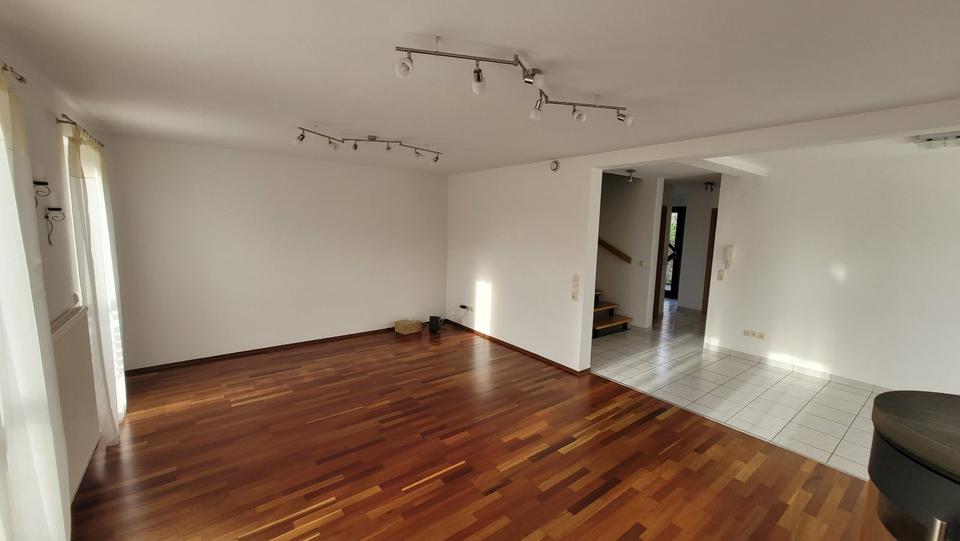 Doppelhaushälfte zu vermieten – ideal für kleine Familie 4 zimmer