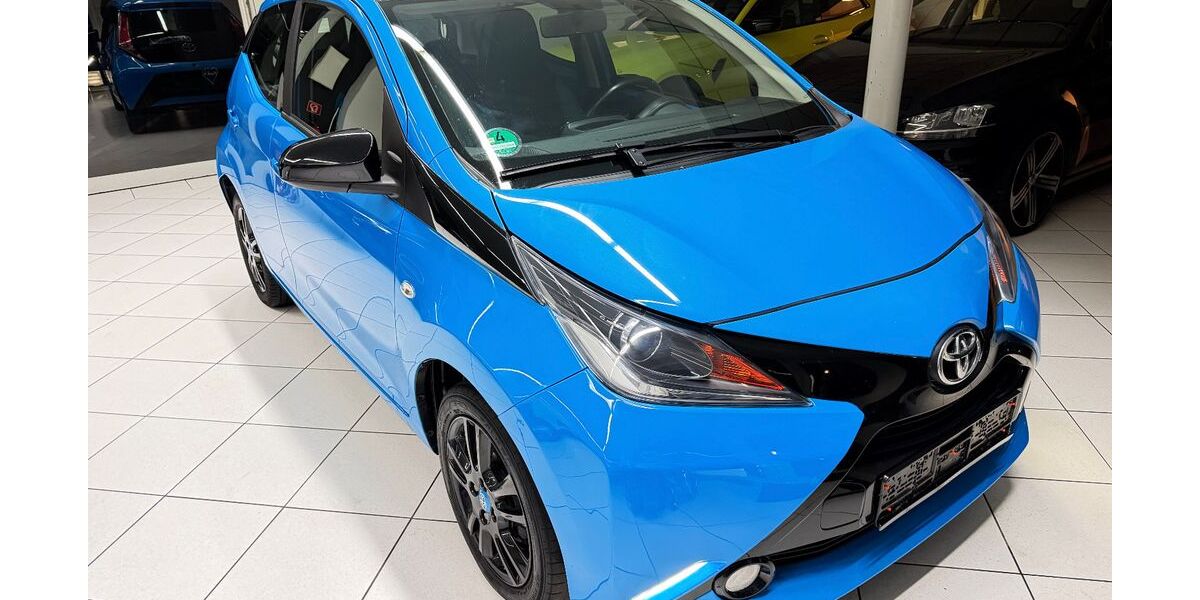 Toyota Aygo (X) 136.977 km 6.799 € NEU ISENBURG 63263