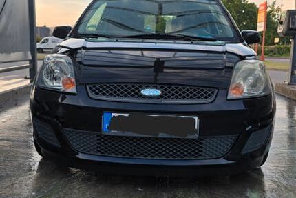 Ford Fiesta 191.000 km 1.700 € Elz 65604