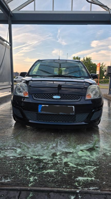 Ford Fiesta 191.000 km 1.700 € Elz 65604