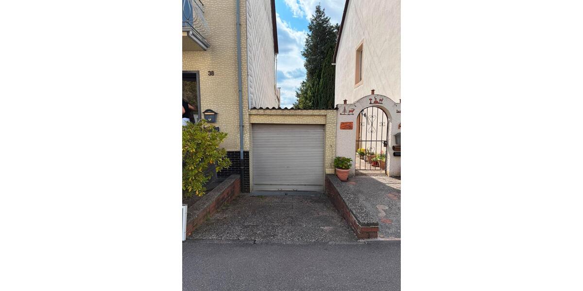 Doppelhaushälfte Saarbrücken West - 7 Zimmer, 188 m&sup2;, 250.000&euro; | Angebot:27168904