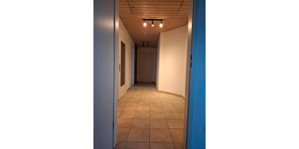 Dachgeschoßwohnung Vilseck - 4 Zimmer, 90 m&sup2;, 900&euro; | Angebot:25217513