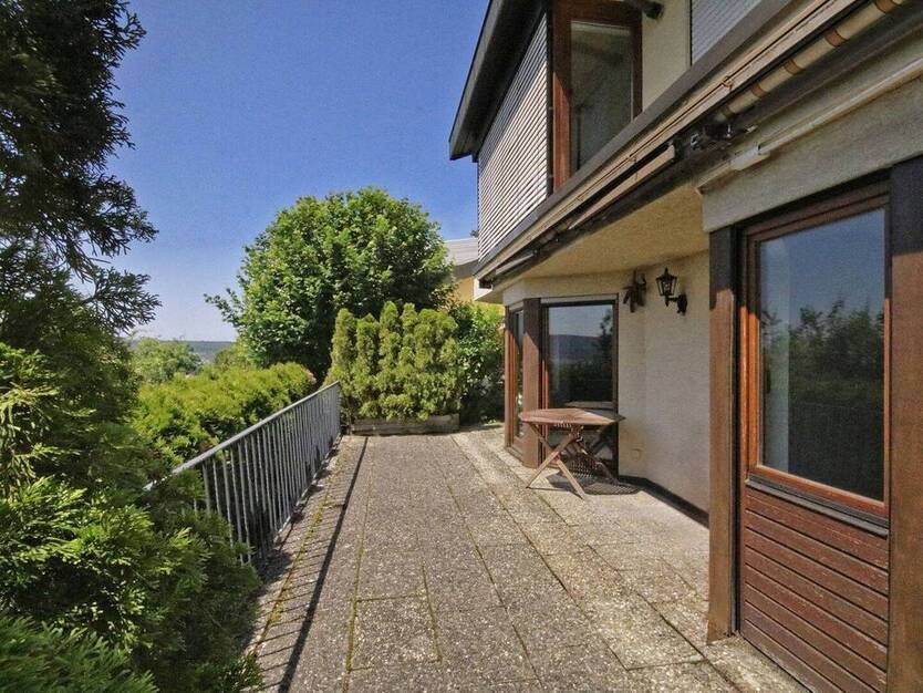 Ihr Panorama-Refugium: Ein- oder Zweifamilienhaus mit fantastischer Aussicht
