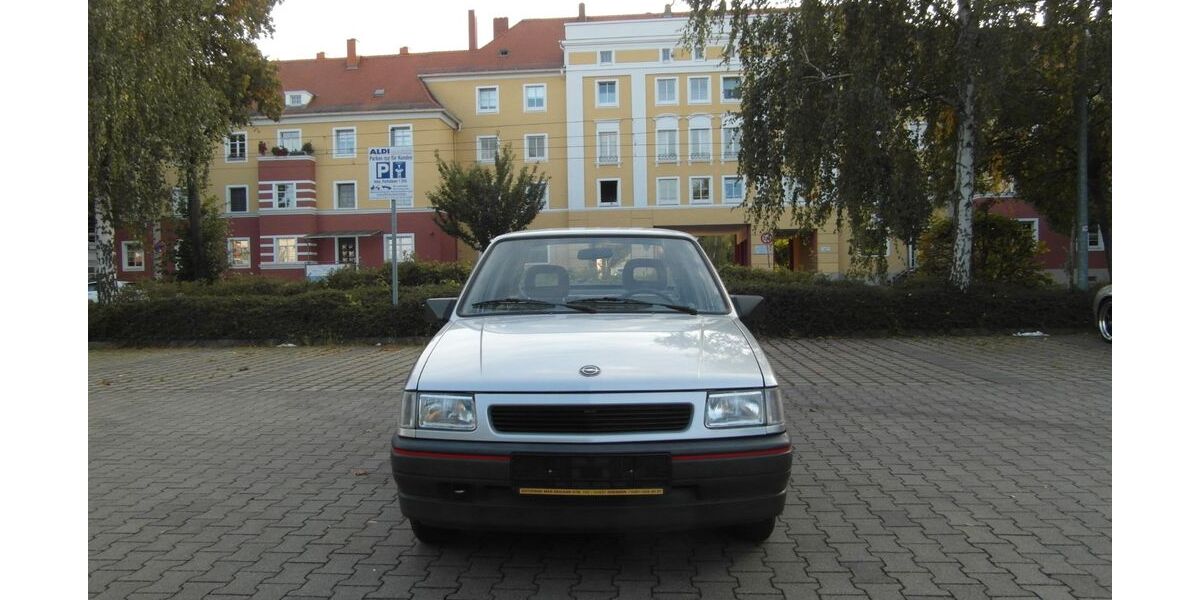 Opel Corsa 29.657 km 5.999 &euro; Dresden 01237