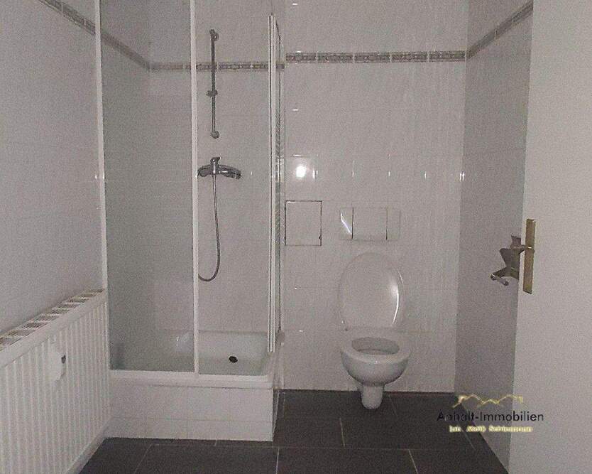 3 Raumwohnung mit Dusche und Badewanne 3 zimmer