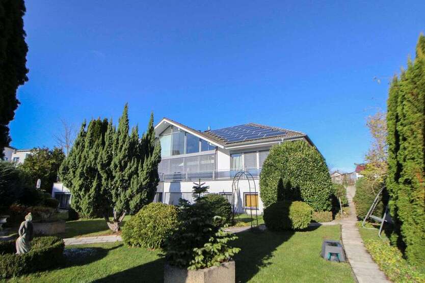 Haus zum Kaufen in Herrenberg 1.390.000 € 456.02 m²