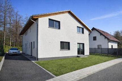 Moderne Doppelhaushälfte – Erstbezug – Neubau – Energieeffizient 4 zimmer