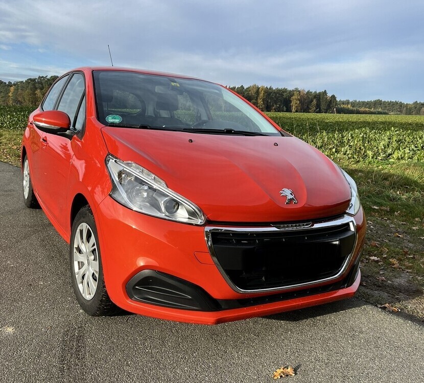 Peugeot 208 Pure Tech 82 active 64.690 km 8.900 € Eschede 29348