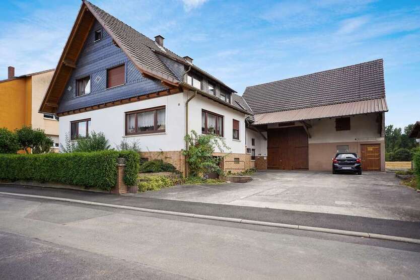 Haus zum Kaufen in Allendorf (Eder) 245.000 € 194.5 m²