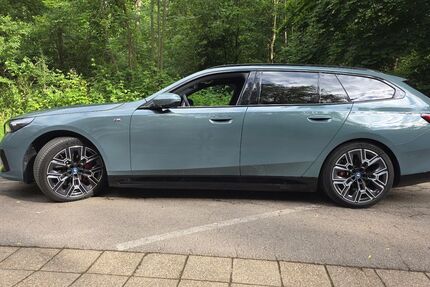 BMW i5 18.500 km 60.800 &euro; Schwalbach 66773