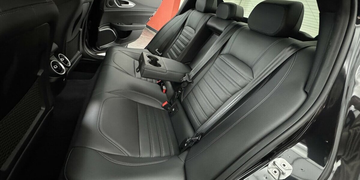 Alfa Romeo Giulia 2.0 Turbo Veloce Q4 1.Hand Carplay Xenon 26.400 km 32.220 &euro; Lich 35423