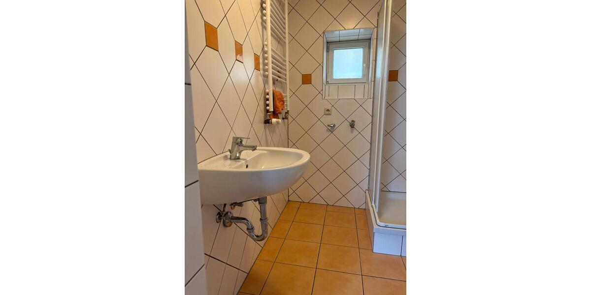 Etagenwohnung Eisenberg - 1 Zimmer, 30 m&sup2;, 250&euro; | Angebot:26346400