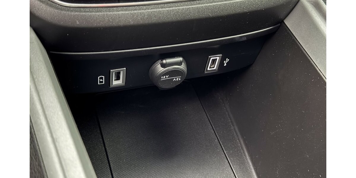 Jeep Avenger Elektro Longitude 54 kWh Navigation 24.400 km 19.790 &euro; Lich 35423