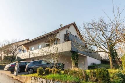 WörthDonau: Einfamilienhaus, Baujahr 1996 mit zwei Garagen 5 zimmer