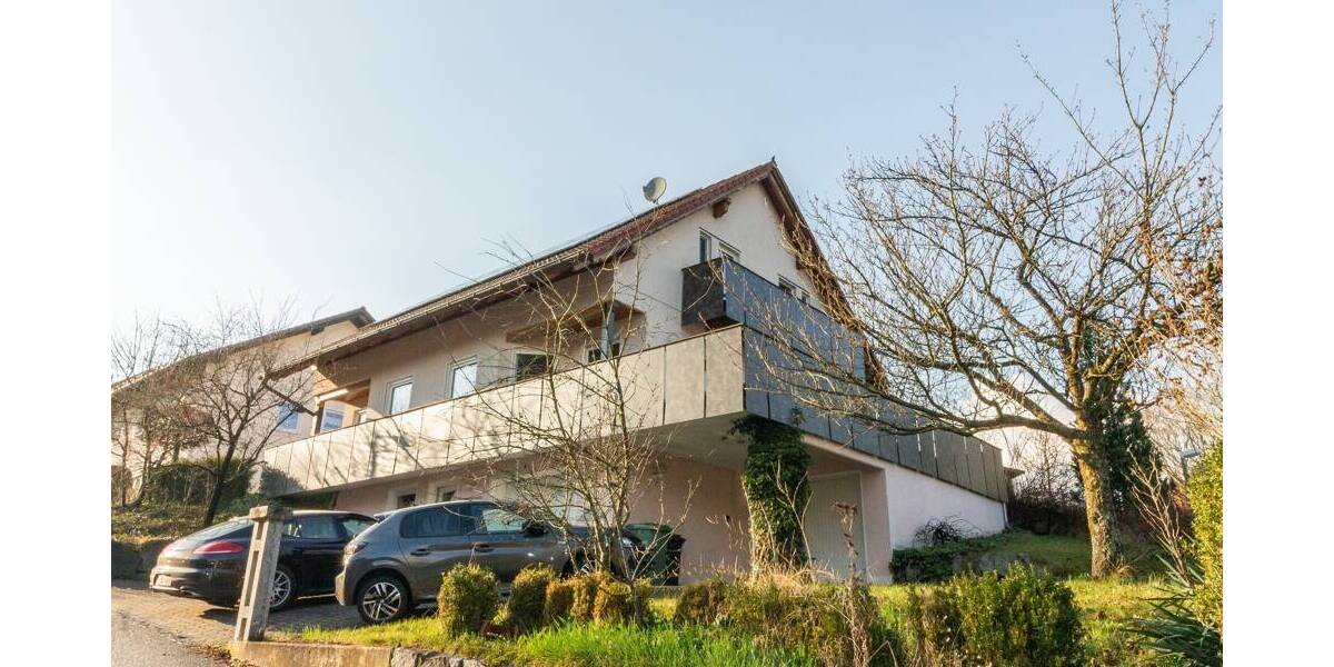 WörthDonau: Einfamilienhaus, Baujahr 1996 mit zwei Garagen 5 zimmer