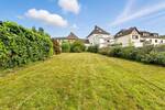 Ein Zuhause zum Verlieben: Stilvolle Doppelhaushälfte mit idyllischem Garten